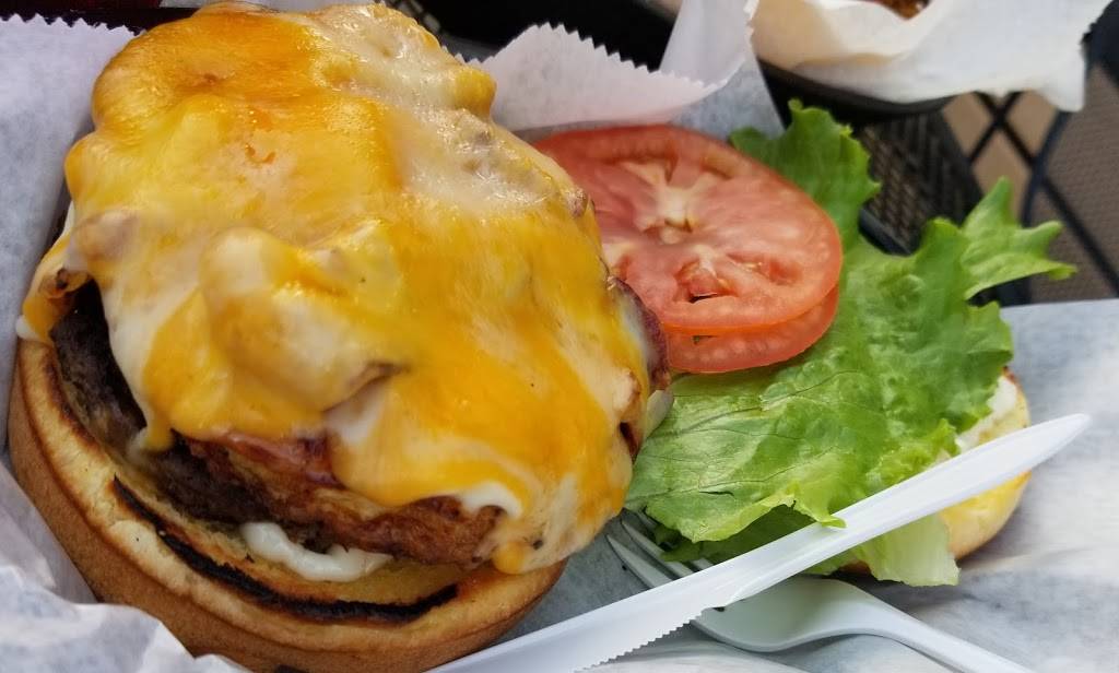 Pepis Pub and Grill | restaurant | 618 6th St, Racine, WI 53403, USA | 2626336111 OR +1 262-633-6111