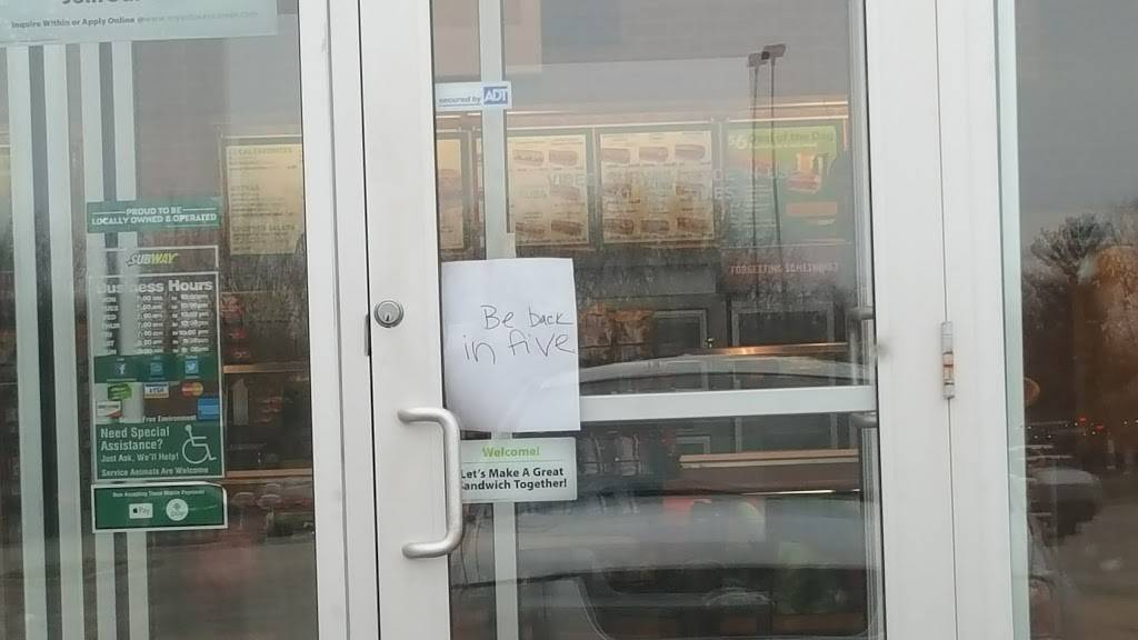 Subway | restaurant | 2500 E Beltline Ave SE, Grand Rapids, MI 49546, USA | 6164649240 OR +1 616-464-9240