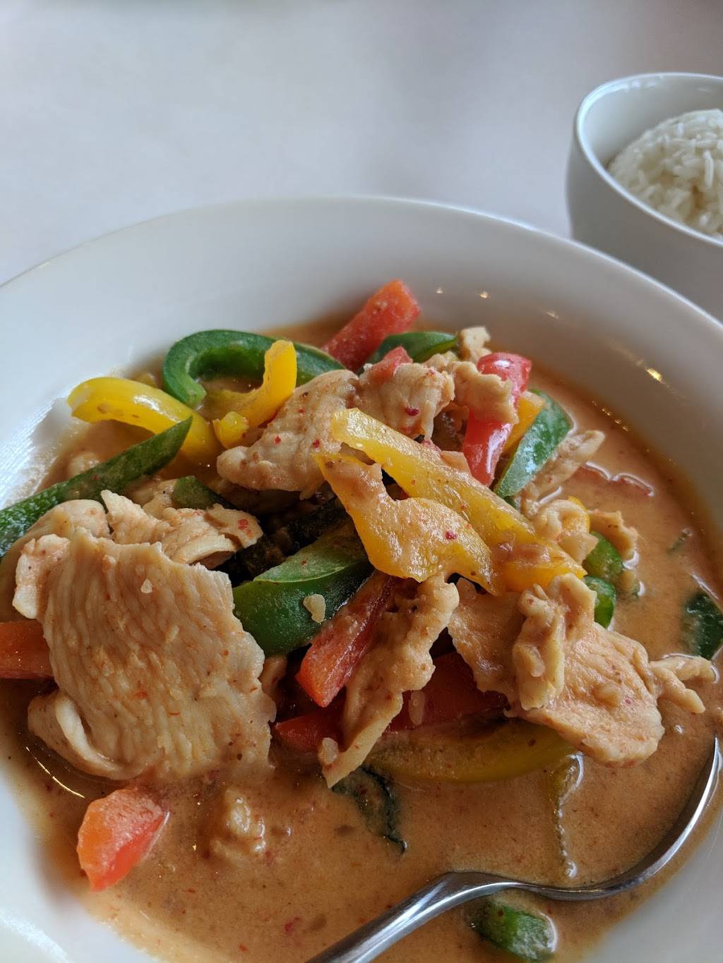 Green Peapod Thai Restaurant | restaurant | 1225 N Green St, McHenry, IL 60050, USA | 8155789999 OR +1 815-578-9999