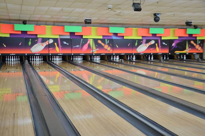 Legacy Lanes | night club | 901 N Birch St, Monticello, IA 52310, USA | 3194655077 OR +1 319-465-5077