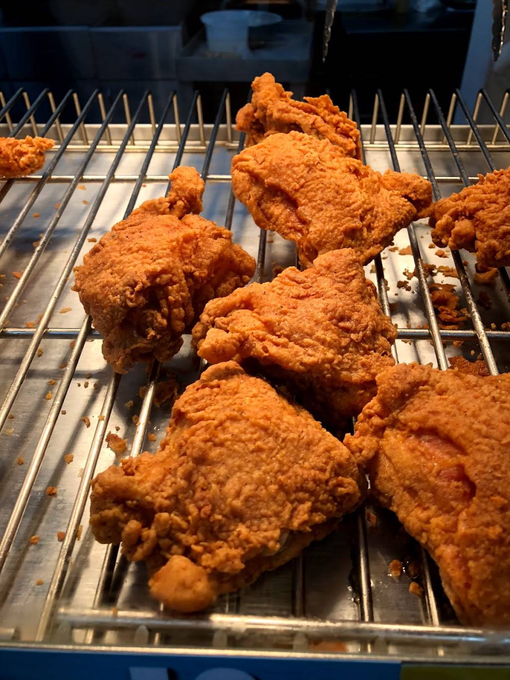 Krispy Krunchy Chicken | restaurant | 2700 University Ave SE, Minneapolis, MN 55414, USA | 6124188236 OR +1 612-418-8236