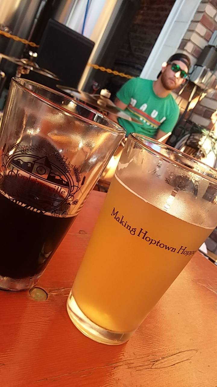 Center Street Bar & Grill | restaurant | 11 W Center St, Madisonville, KY 42431, USA | 2702452579 OR +1 270-245-2579