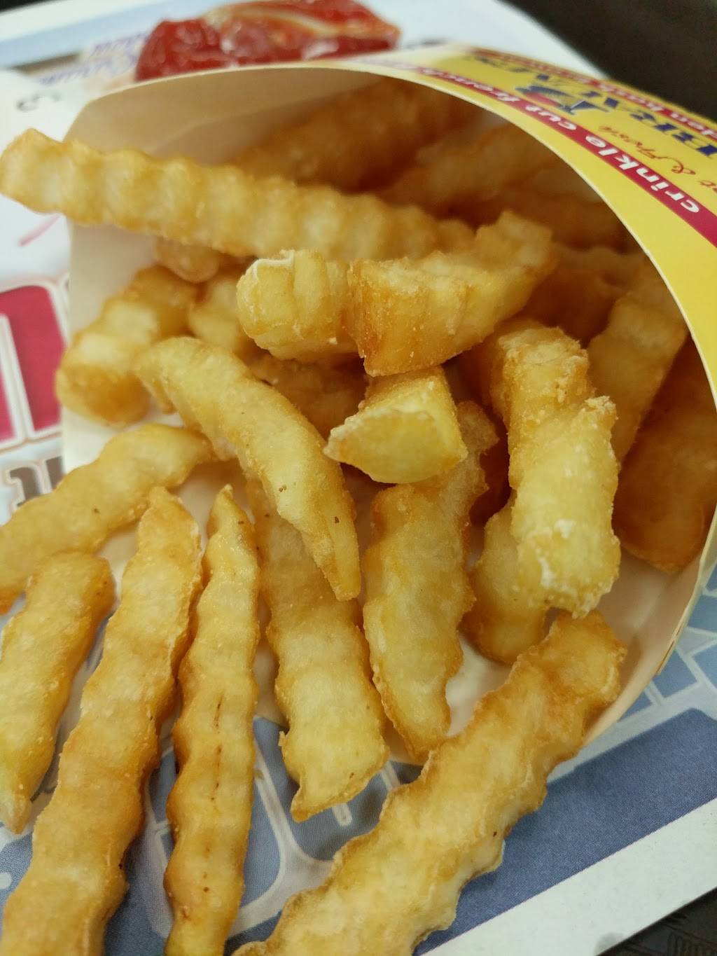 Braums Ice Cream & Burger Restaurant | restaurant | 400 W California St, Gainesville, TX 76240, USA | 9406650202 OR +1 940-665-0202