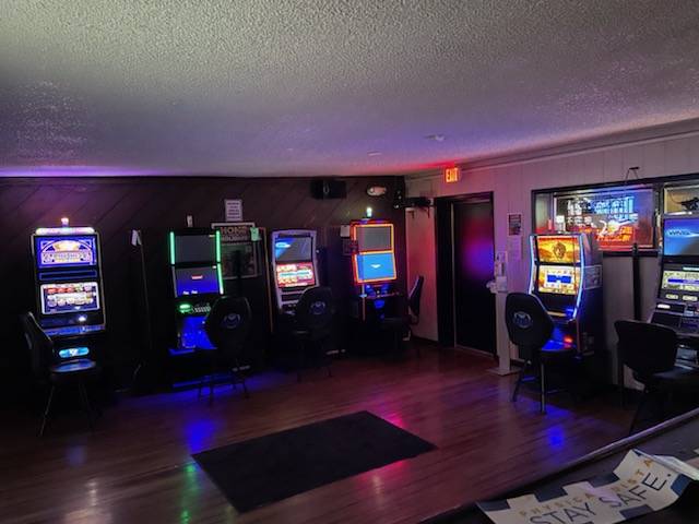 Dutch Inn West | restaurant | 2288 Foothill Rd, Elgin, IL 60123, USA | 8478889560 OR +1 847-888-9560