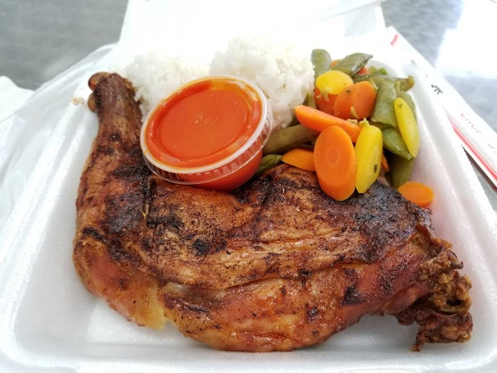 Hawaiis Favorite Kitchens | restaurant | 3111 Castle St, Honolulu, HI 96815, USA | 8087440465 OR +1 808-744-0465