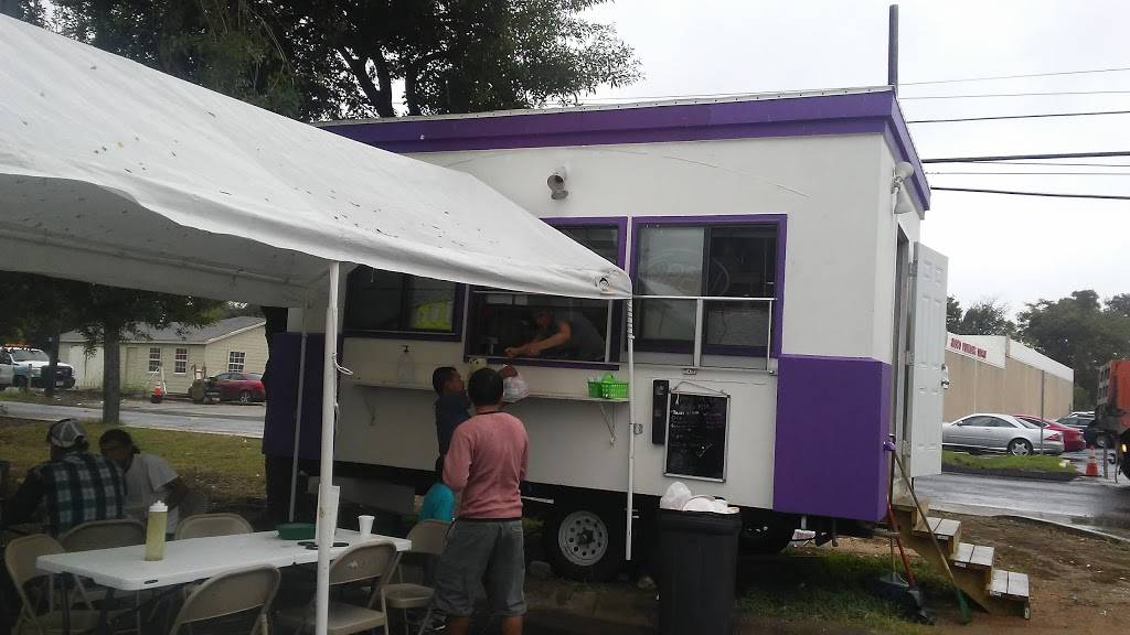 Taqueria La Reina | restaurant | 8201 N Lamar Blvd, Austin, TX 78753, USA | 7372287349 OR +1 737-228-7349