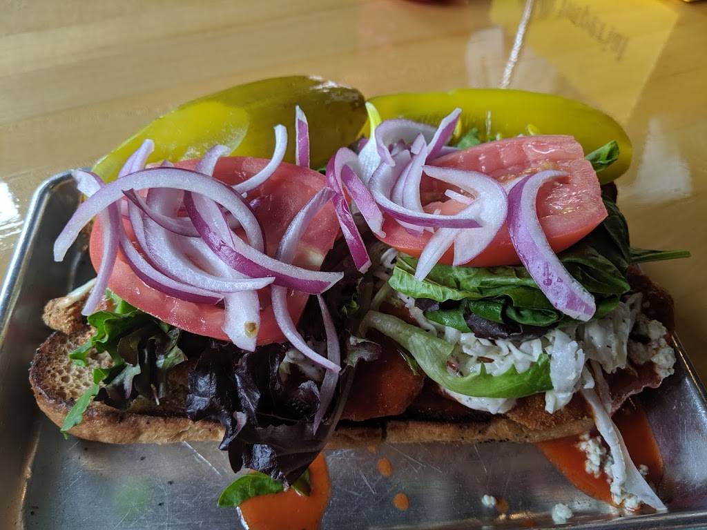 Turf N Surf Po Boy | restaurant | 11420 Rock Rose Ave #100, Austin, TX 78758, USA | 5122762763 OR +1 512-276-2763