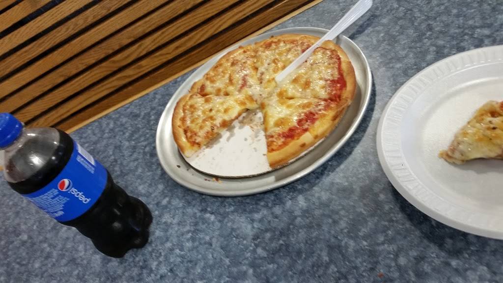 Town Pizza | restaurant | 60 South St #2, Wrentham, MA 02093, USA | 5083848002 OR +1 508-384-8002