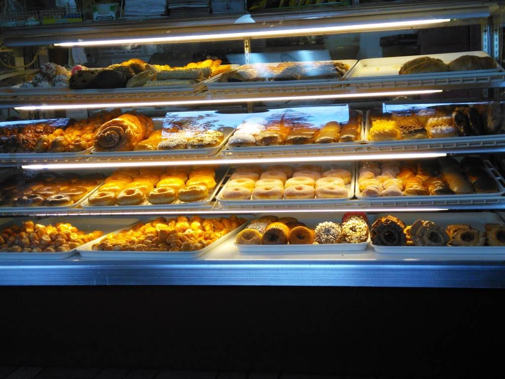 Donut Delite | bakery | 732 Willow Rd, Menlo Park, CA 94025, USA | 6503229789 OR +1 650-322-9789