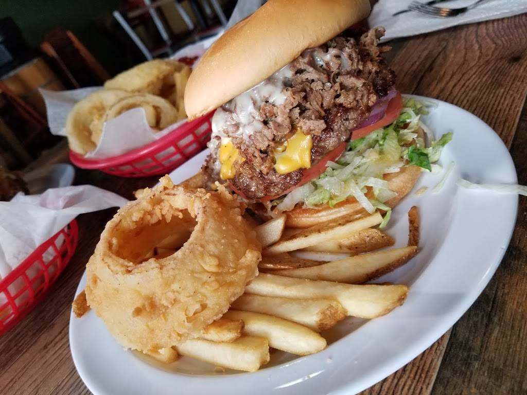 Stomps Burger Joint | restaurant | 3107 TX-146, Bacliff, TX 77518, USA | 2813390785 OR +1 281-339-0785