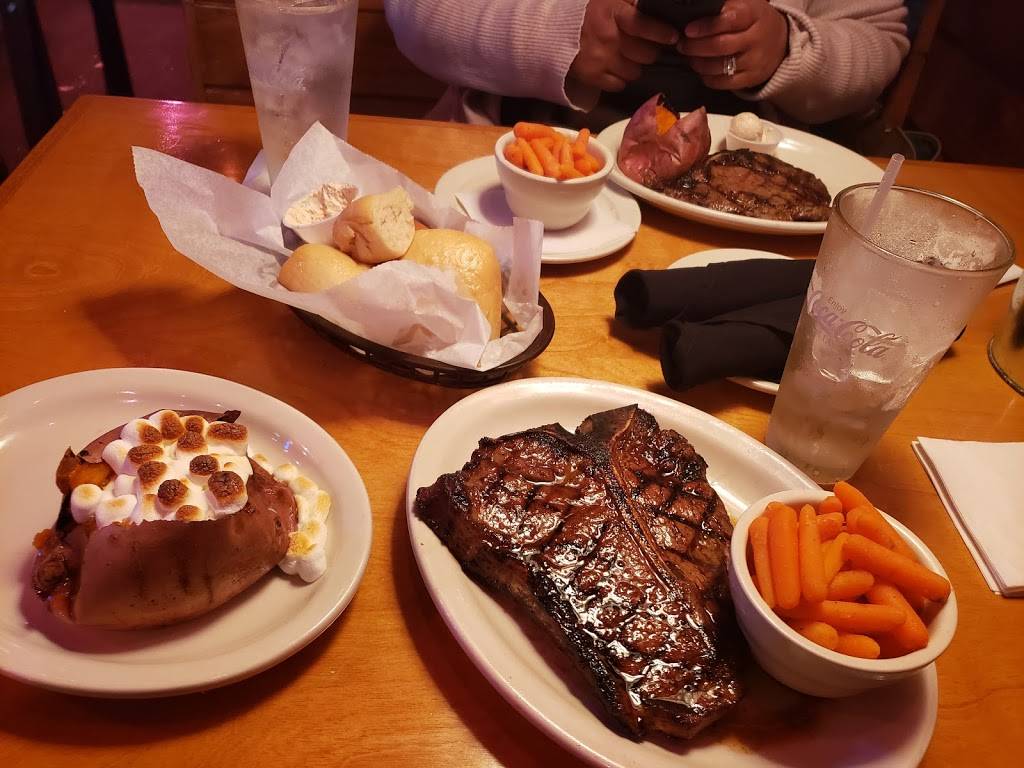 Texas Roadhouse | restaurant | 60 Drivers Mart Way, Pelham, AL 35124, USA | 2059857427 OR +1 205-985-7427