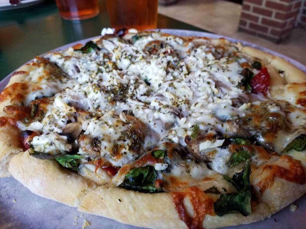 Angelos Family Pizza & Pasta | restaurant | 166 Walnut St, Waynesville, NC 28786, USA | 8284521886 OR +1 828-452-1886