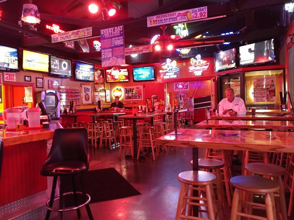 Frickers | restaurant | 1410 W Main Cross St, Findlay, OH 45840, USA | 4194239464 OR +1 419-423-9464