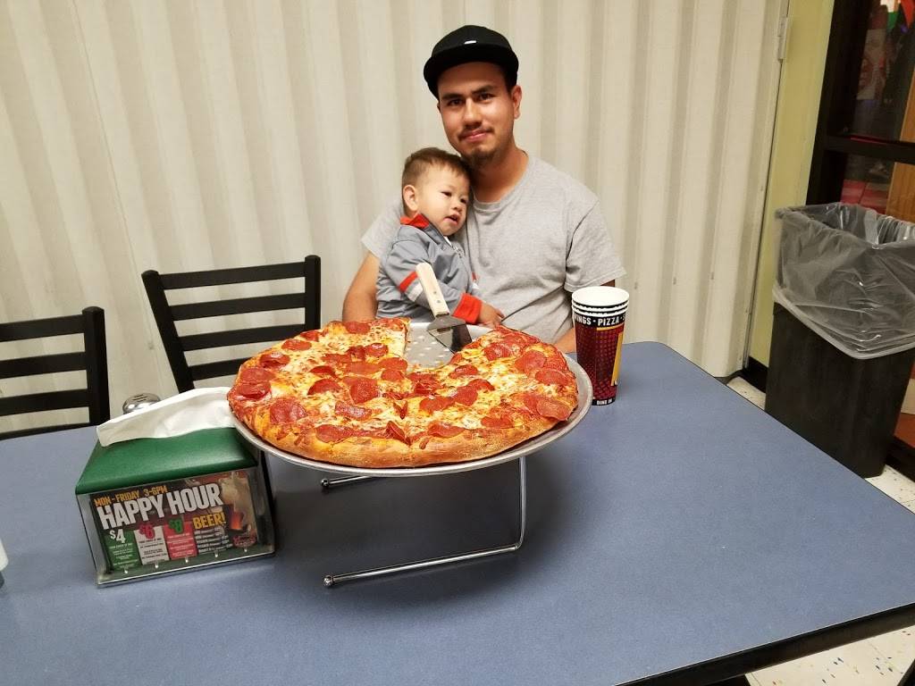 Vinces Pasta & Pizza | restaurant | 2833 W Ave L, Quartz Hill, CA 93536, USA | 6619432424 OR +1 661-943-2424