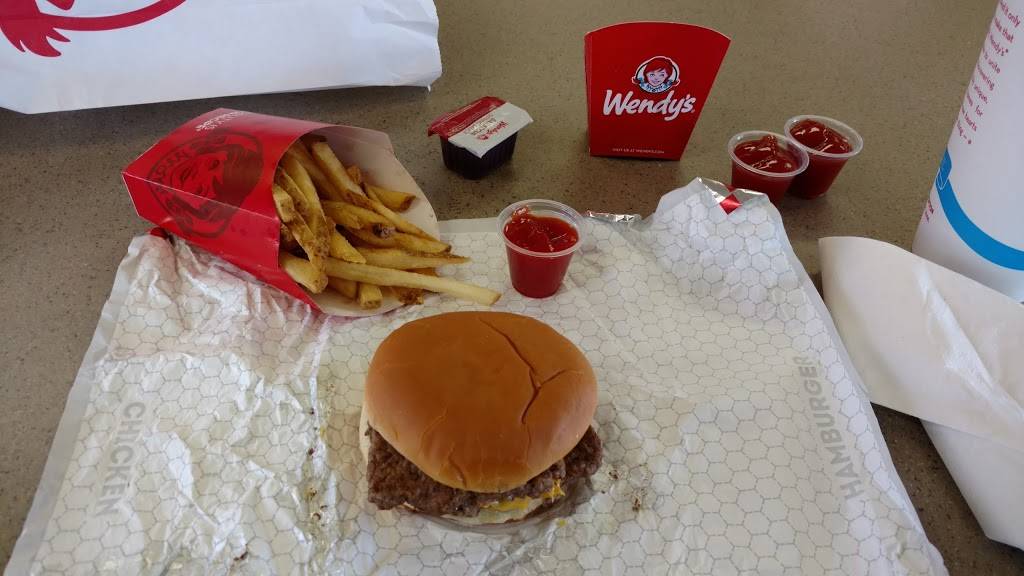 Wendys | restaurant | 1051 W Graham Rd, Stow, OH 44224, USA | 3309232682 OR +1 330-923-2682