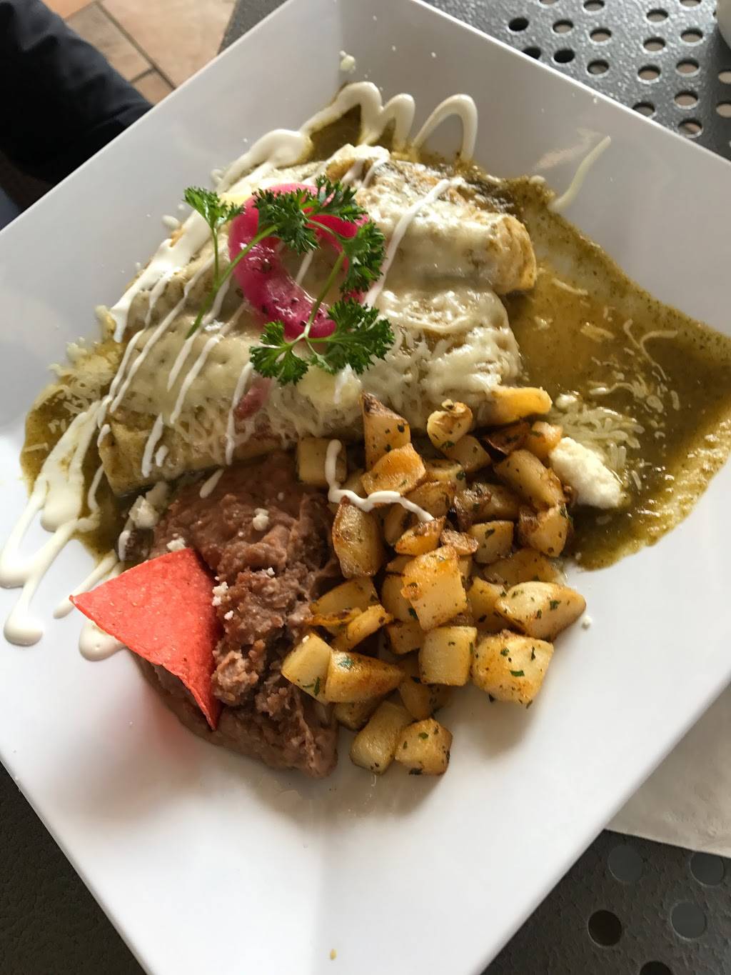 Los Chilaquiles | restaurant | 2015 Birch Rd, Chula Vista, CA 91915, USA | 6193975282 OR +1 619-397-5282