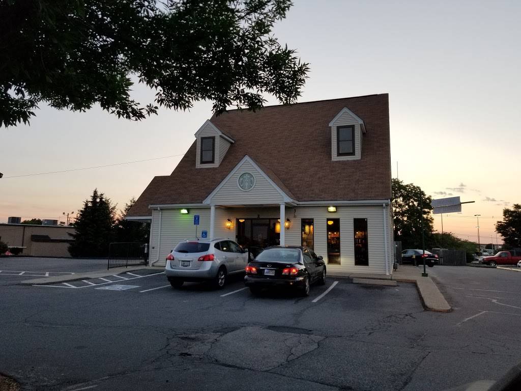 Starbucks | cafe | 2 Commerce Way, Seekonk, MA 02771, USA | 5083368626 OR +1 508-336-8626
