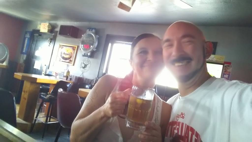 Mugs & Jugs Draft House | restaurant | 1309 Old US Rte 35 SE, Washington Ct Hs, OH 43160, USA | 7403355963 OR +1 740-335-5963