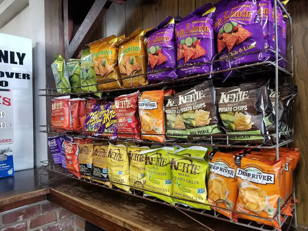 Giamelas Submarine Sandwiches | restaurant | 216 W Magnolia Blvd, Burbank, CA 91502, USA | 8188456611 OR +1 818-845-6611