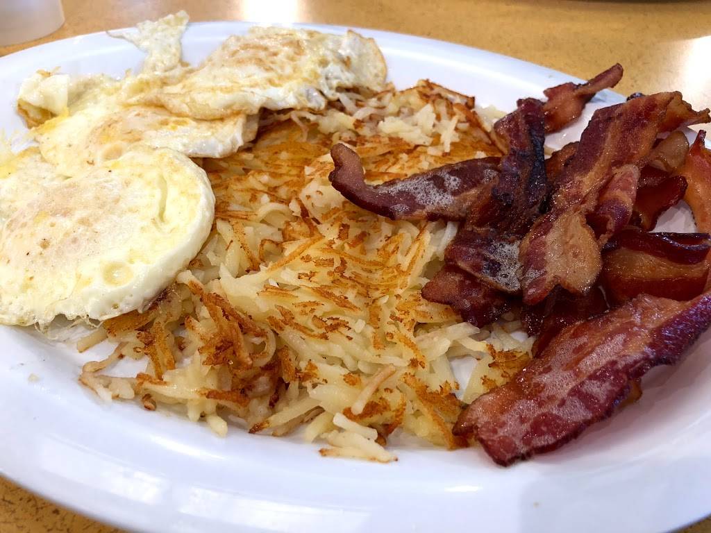 Nations Giant Hamburgers | meal takeaway | 3574 N Tracy Blvd, Tracy, CA 95376, USA | 2098358772 OR +1 209-835-8772