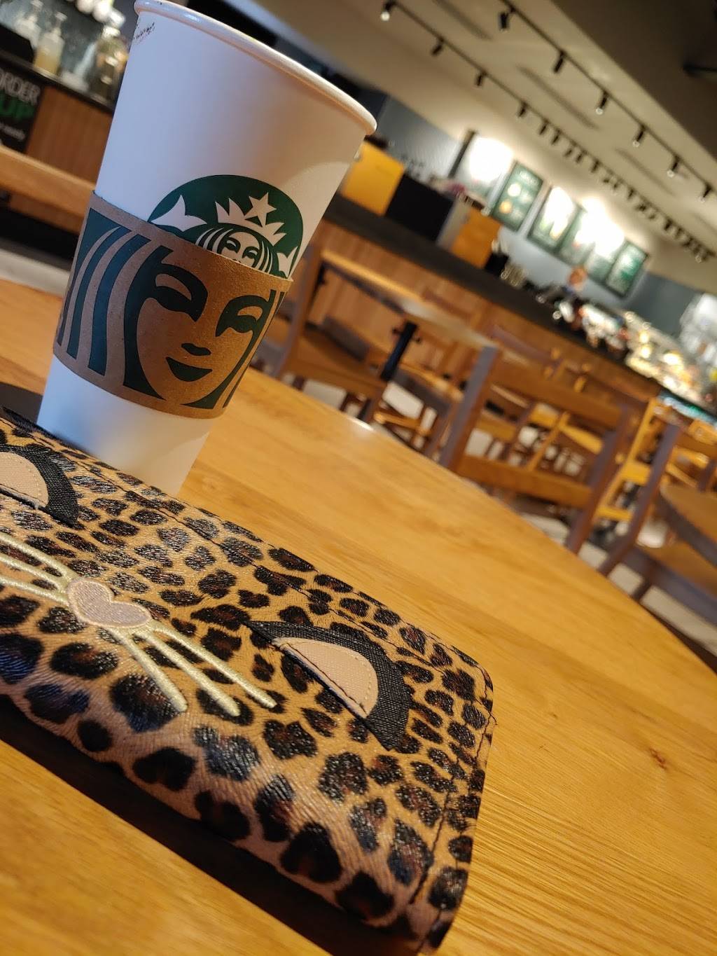 Starbucks | cafe | 399 E Livingston Ave, Columbus, OH 43215, USA | 6142285858 OR +1 614-228-5858