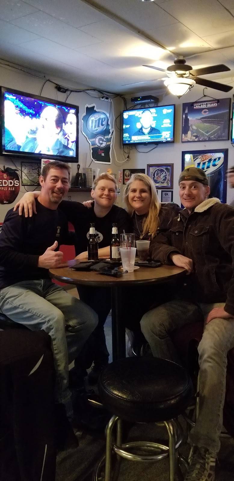 Suds and Grub | restaurant | 4507 Douglas Ave, Racine, WI 53402, USA | 2626397770 OR +1 262-639-7770