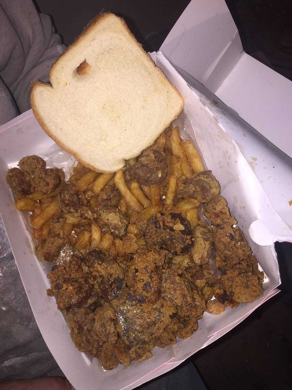 Hip Hop Fish & Chicken | restaurant | 1407 E Cold Spring Ln, Baltimore, MD 21239, USA | 4104642100 OR +1 410-464-2100