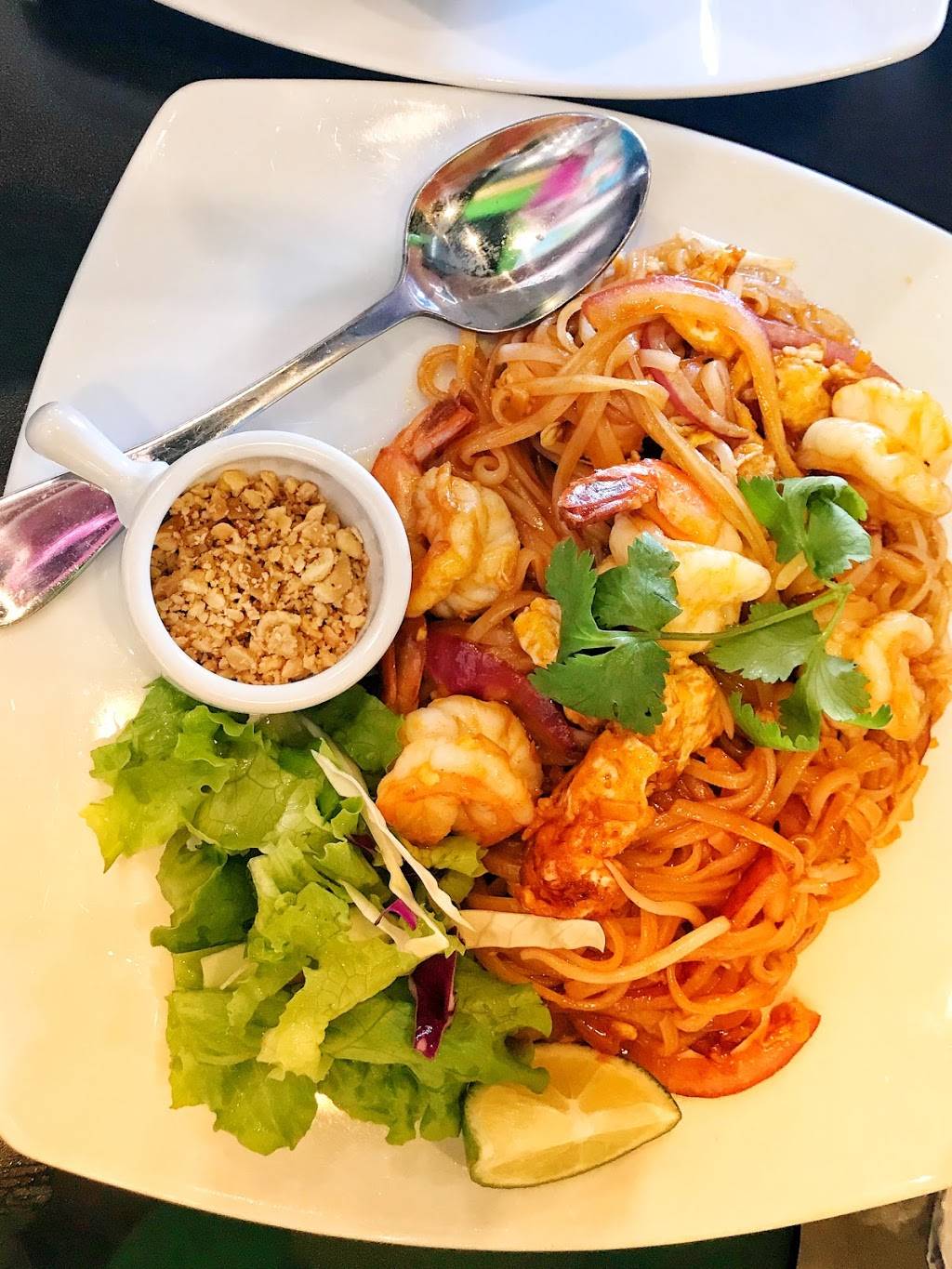 Yais Thai Kitchen | restaurant | 7035 West Grand Parkway South #90, Richmond, TX 77407, USA | 2812012065 OR +1 281-201-2065