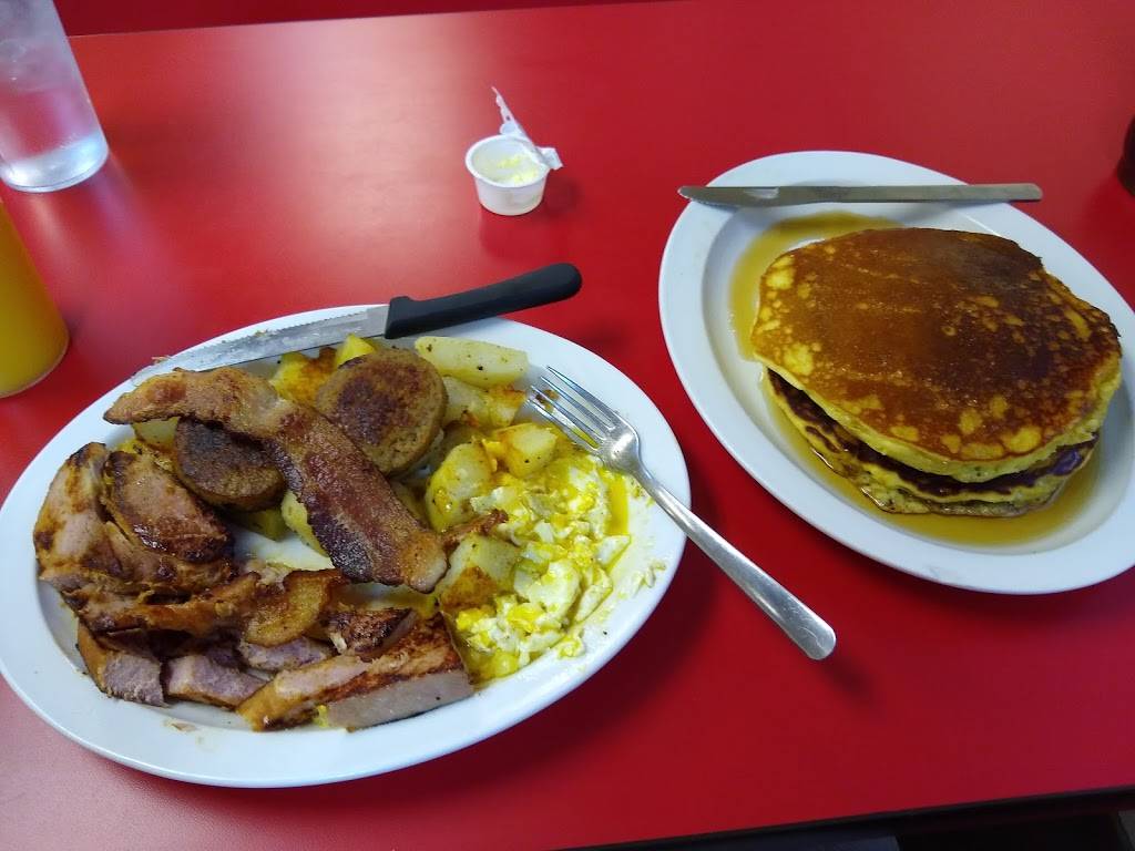 Golden Biscuit | restaurant | 91430143010181, Owasso, OK 74055, USA | 9185162600 OR +1 918-516-2600