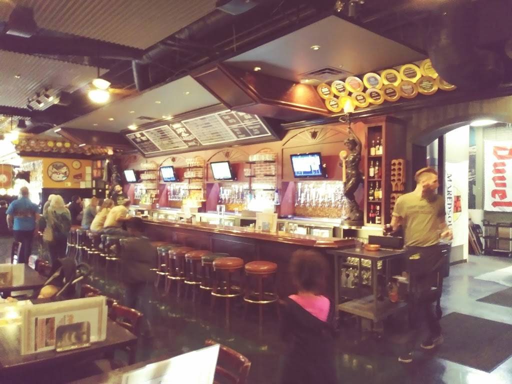 Flying Saucer | restaurant | 111 E 3rd St, Fort Worth, TX 76102, USA | 8173367470 OR +1 817-336-7470