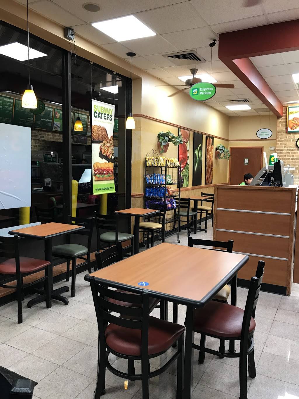Subway Restaurants | restaurant | 131 N Broadway, Hicksville, NY 11801, USA | 5166817827 OR +1 516-681-7827