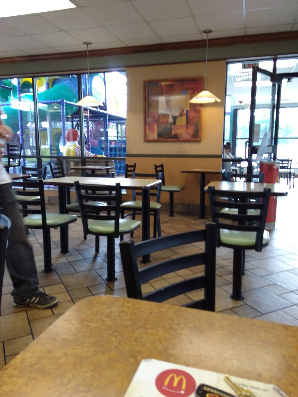 McDonalds | cafe | 3021 Southeastern Ave, Indianapolis, IN 46203, USA | 3176313484 OR +1 317-631-3484