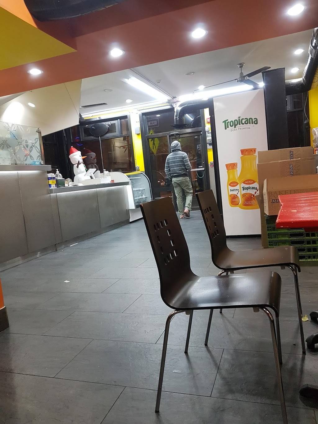 R U HUNGRY? | restaurant | 164 University Ave, Newark, NJ 07102, USA | 9735771980 OR +1 973-577-1980