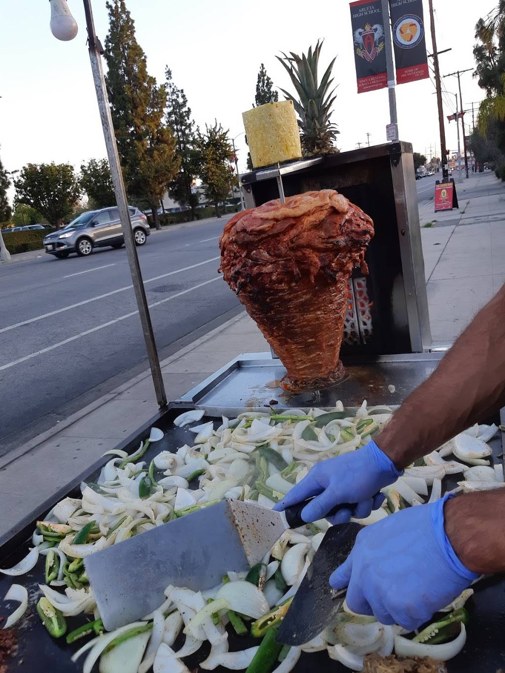 Shekos Tacos | restaurant | 14429 Van Nuys Blvd, Pacoima, CA 91331, USA | 3235086939 OR +1 323-508-6939