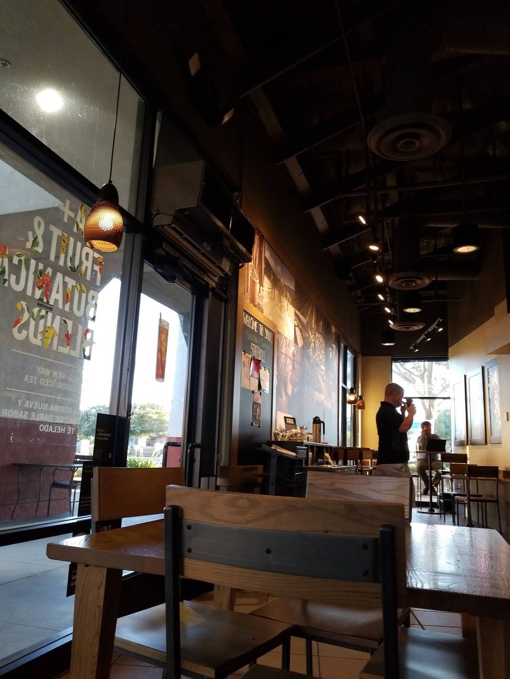 Starbucks | cafe | 2870 W Monte Vista Ave, Turlock, CA 95380, USA | 2096682450 OR +1 209-668-2450