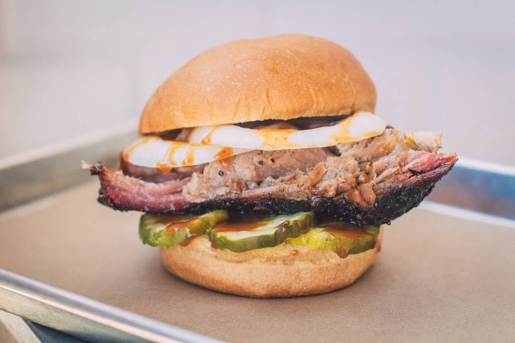 4 Rivers Smokehouse | restaurant | 220 Park Ave, Orange Park, FL 32073, USA | 8444748377 OR +1 844-474-8377