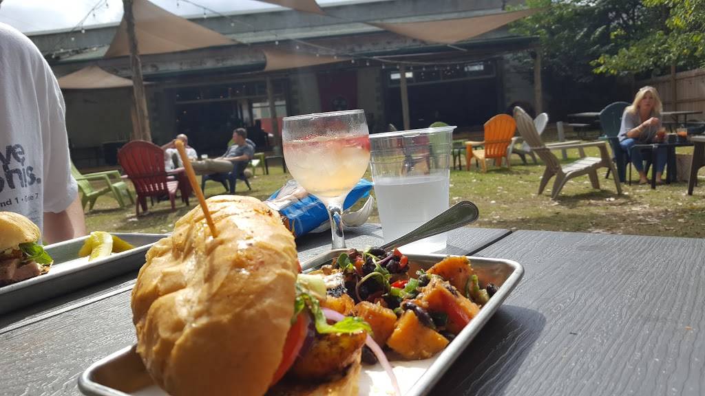 Loflin Yard | restaurant | 7 W Carolina Ave, Memphis, TN 38103, USA | 9012901140 OR +1 901-290-1140