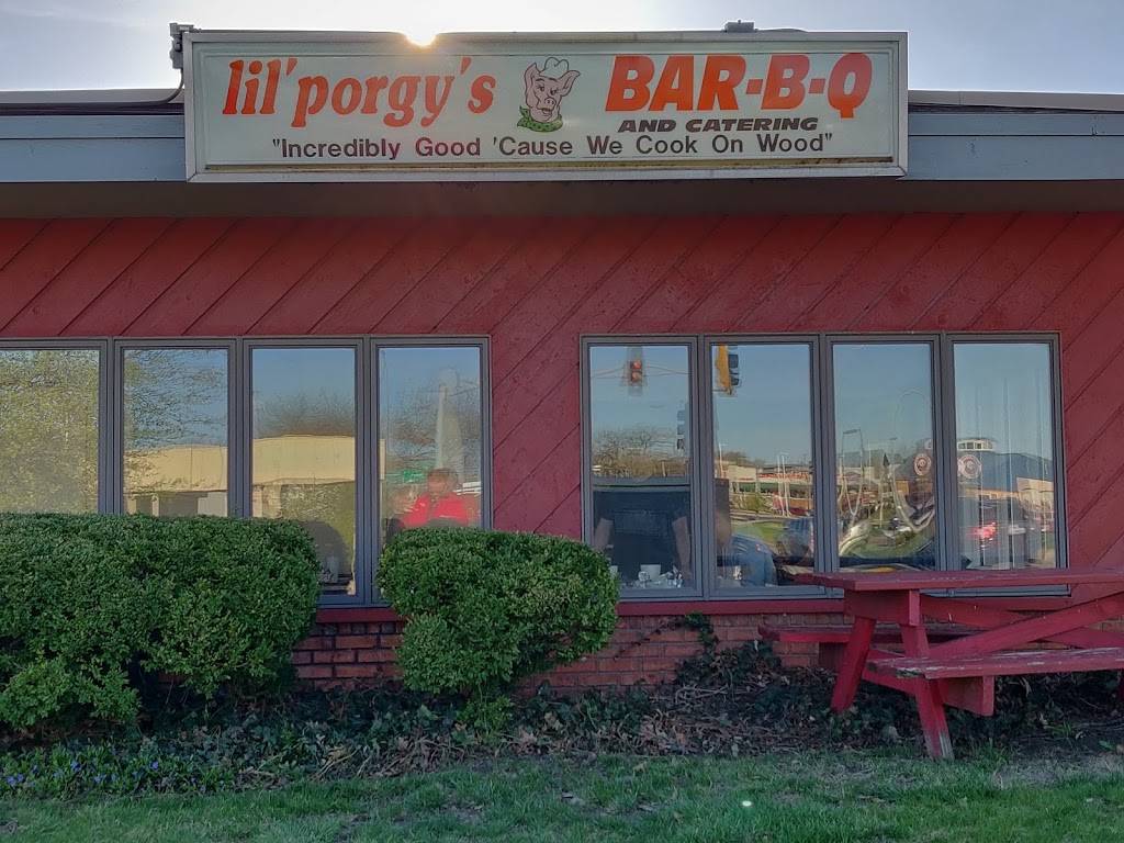 Lil Porgys Bar-B-Q | restaurant | 101 W University Ave, Urbana, IL 61801, USA | 2173671018 OR +1 217-367-1018