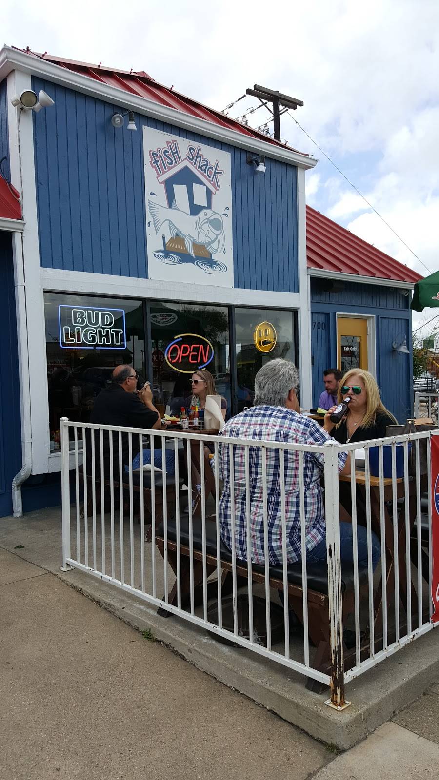Fish Shack | restaurant | 700 E 15th St, Plano, TX 75074, USA | 4692290838 OR +1 469-229-0838