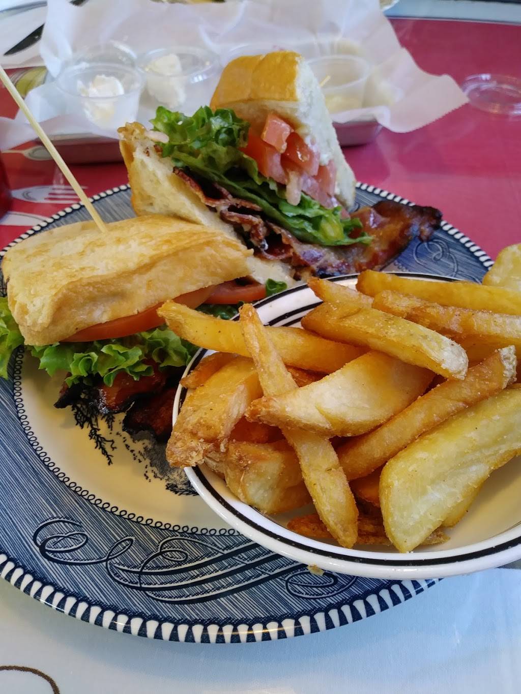 Sweet Taters | restaurant | 102 10th St NW, Conover, NC 28613, USA | 8284695177 OR +1 828-469-5177