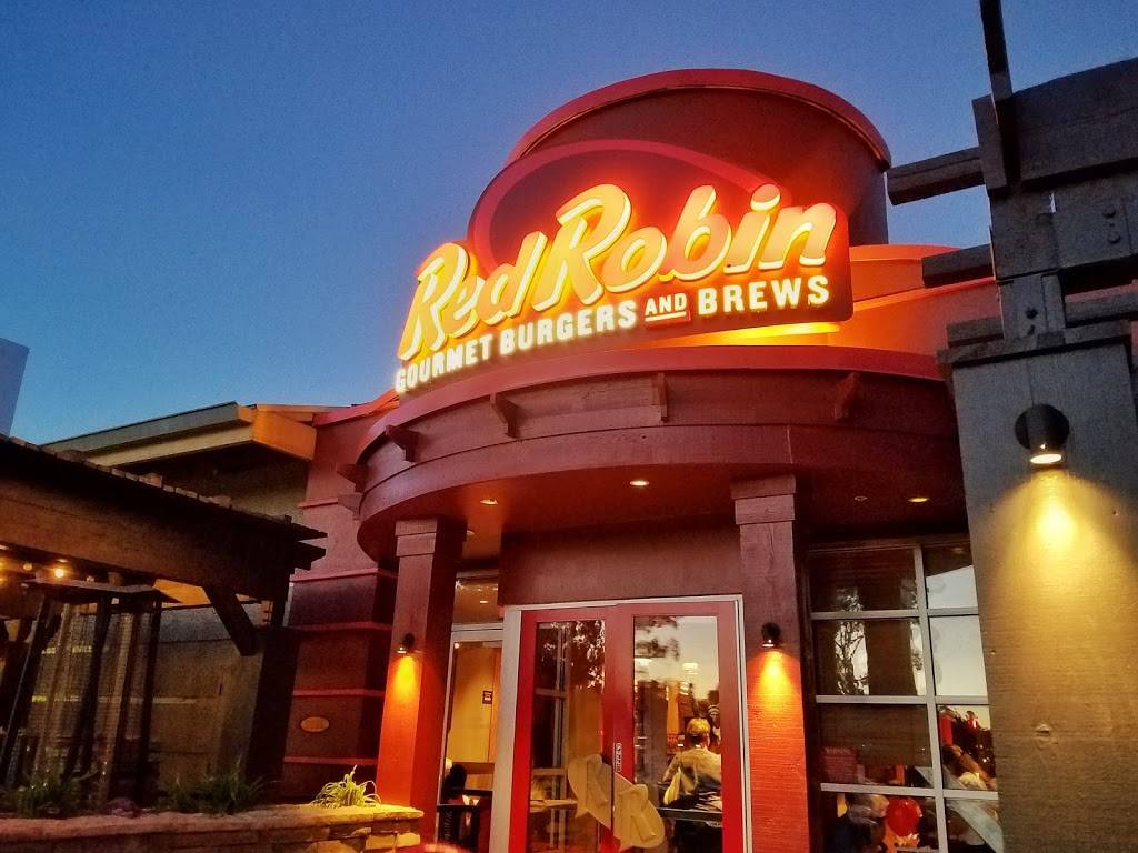 Red Robin Gourmet Burgers and Brews | restaurant | 200 E Via Rancho Pkwy, Escondido, CA 92025, USA | 7607477112 OR +1 760-747-7112