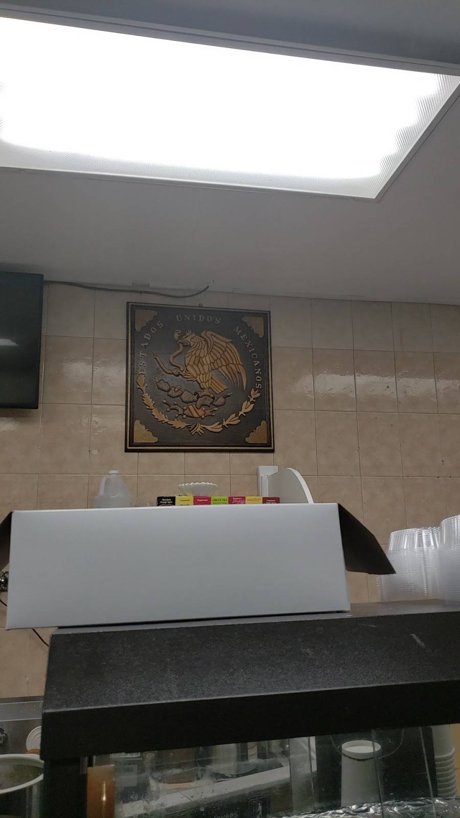 Antojitos La Garnacha | restaurant | 8 E 183rd St, The Bronx, NY 10453, USA | 3472976888 OR +1 347-297-6888