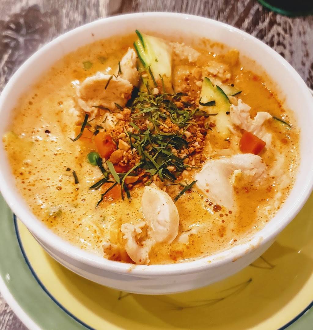 Thai Square | restaurant | 3361 Battleground Ave, Greensboro, NC 27410, USA | 3369077845 OR +1 336-907-7845