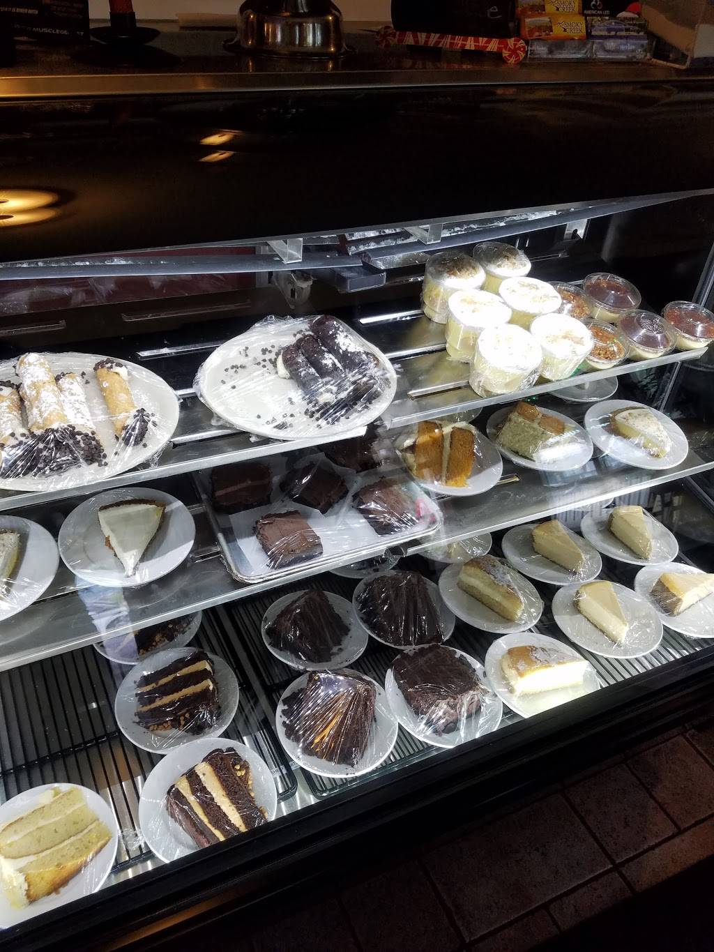 Geppettos Italian Restaurant | restaurant | 3250 Wears Valley Rd, Sevierville, TN 37862, USA | 8653667162 OR +1 865-366-7162