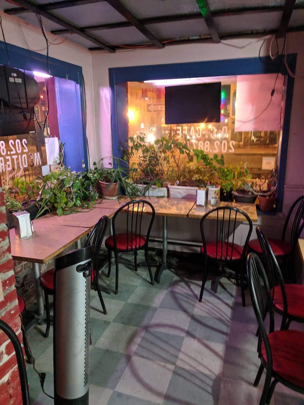 DC Cafe | restaurant | 2035 P St NW, Washington, DC 20036, USA | 2028875819 OR +1 202-887-5819