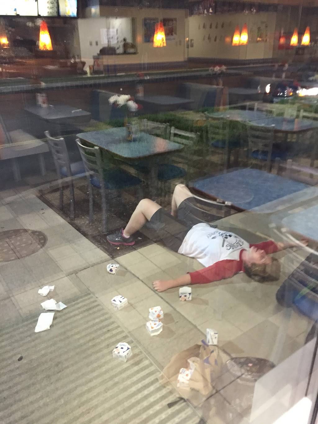 White Castle | restaurant | 18250 S Halsted St, Homewood, IL 60430, USA | 7089572680 OR +1 708-957-2680