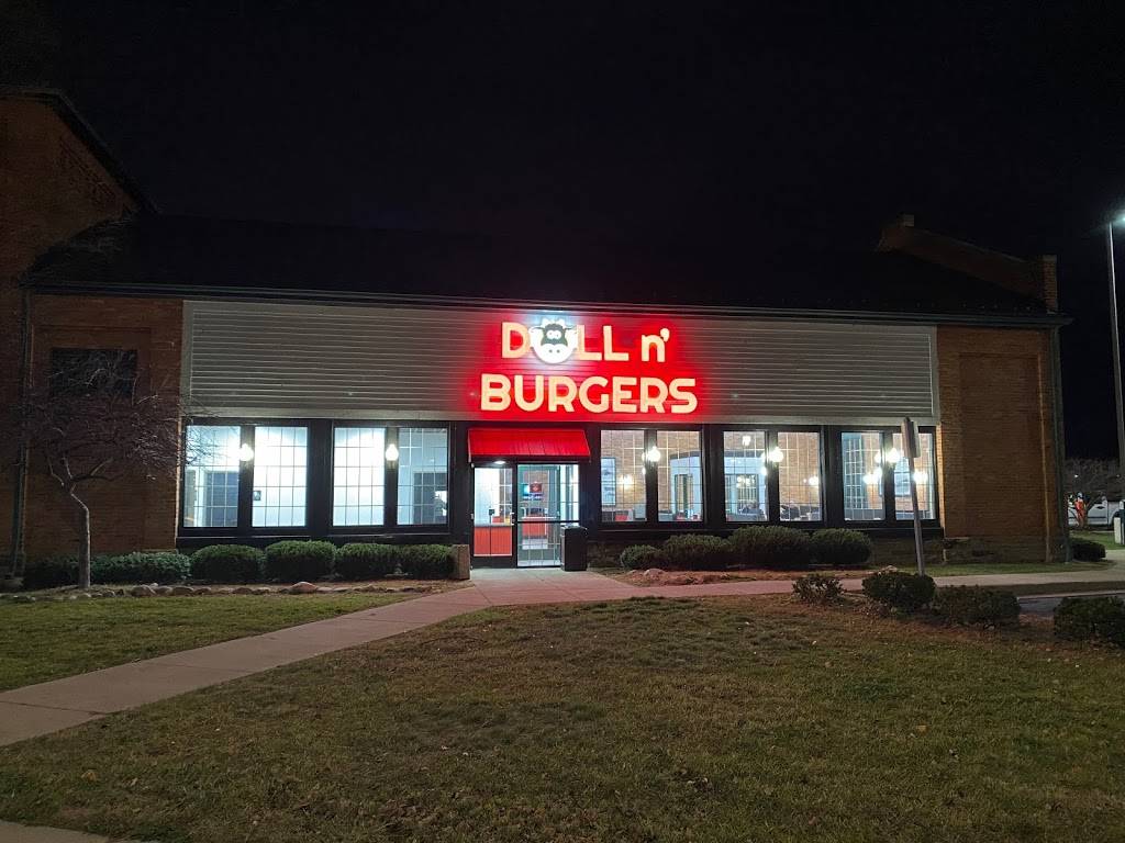Doll n Burgers - Jackson | restaurant | 323 S Cooper St, Jackson, MI 49201, USA | 5173154939 OR +1 517-315-4939