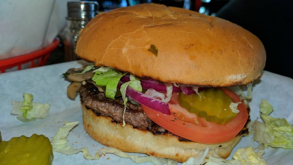 Gazeebo Burgers | restaurant | 5950 Royal Ln, Dallas, TX 75230, USA | 2143683344 OR +1 214-368-3344