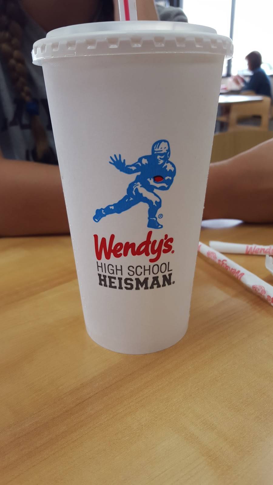 Wendys | restaurant | 2828 W Wheatland Rd, Dallas, TX 75237, USA | 9726395154 OR +1 972-639-5154