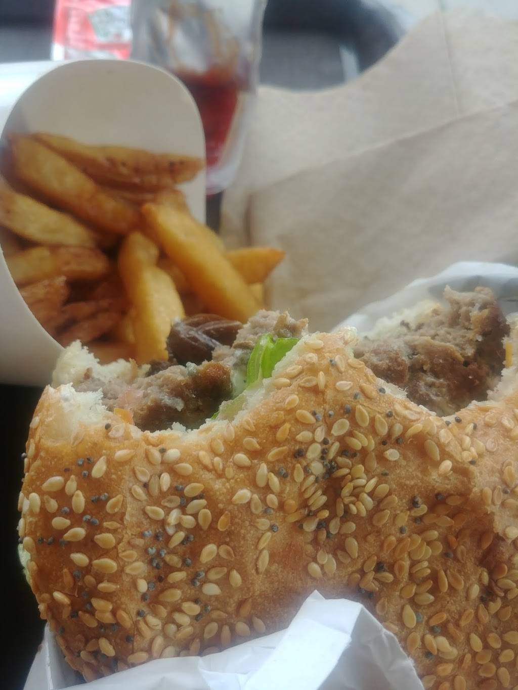 Hero Certified Burgers | restaurant | 2540 Bayview Ave Unit 8B, North York, ON M2L 1A9, Canada | 4163851818 OR +1 416-385-1818